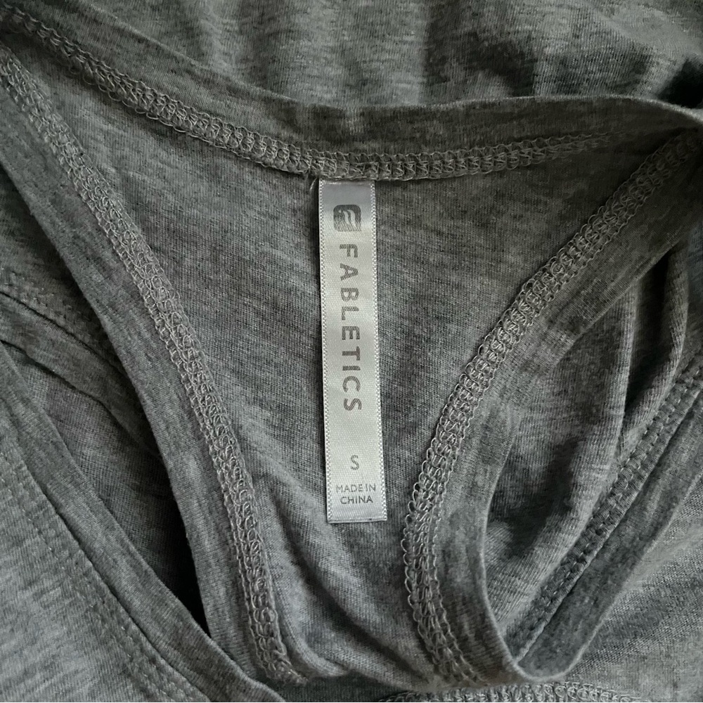 Fabletics Aloha Grey Razorback Tank Top Size Small - Picture 3 of 3